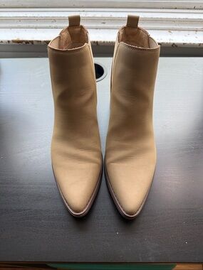 Serra Women's Tan Pointed-Toe Ankle Booties